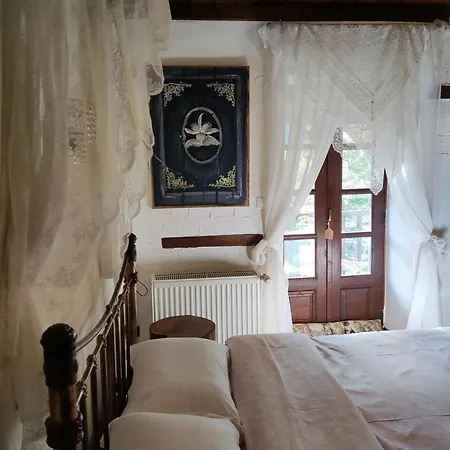 Feggaropetra Magic Mountain House בית הארחה 4*