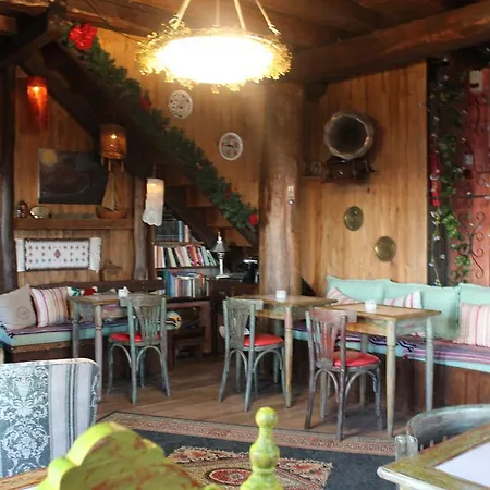 Feggaropetra Magic Mountain House בית הארחה