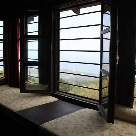 Feggaropetra Magic Mountain House בית הארחה