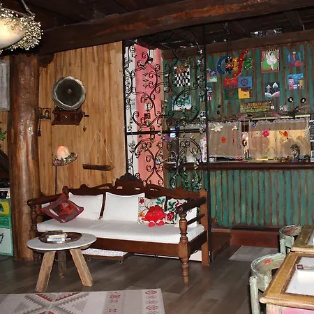 Feggaropetra Magic Mountain House בית הארחה 4*