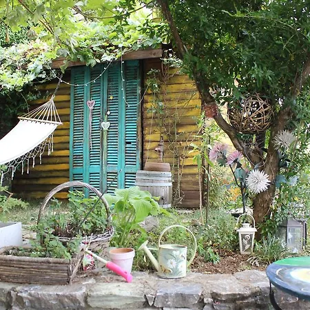 בית הארחה Feggaropetra Magic Mountain House