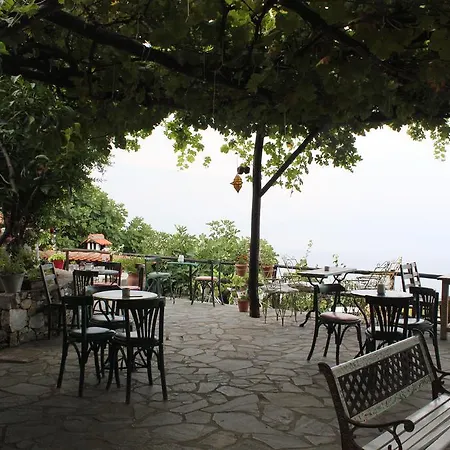 Feggaropetra Magic Mountain House *
