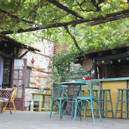 בית הארחה Feggaropetra Magic Mountain House 4*