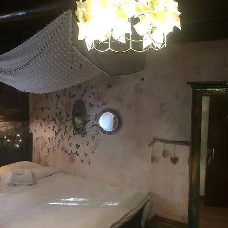 Feggaropetra Magic Mountain House בית הארחה 4*