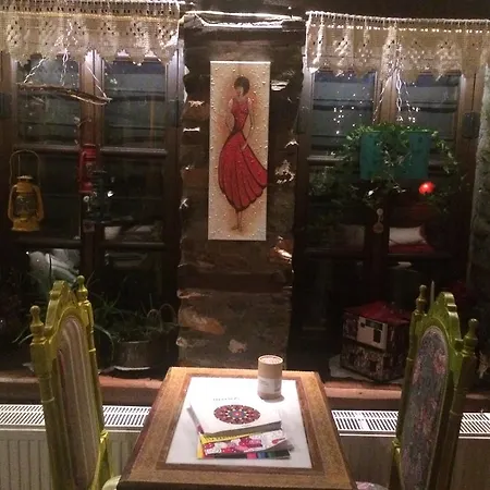Feggaropetra Magic Mountain House 4* פליאוס פנטלימון
