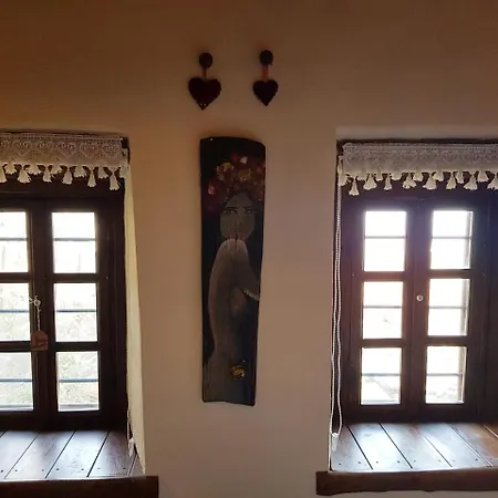 Feggaropetra Magic Mountain House בית הארחה פליאוס פנטלימון