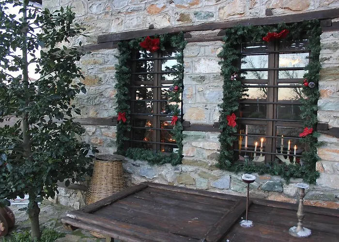 בית הארחה Feggaropetra Magic Mountain House פליאוס פנטלימון