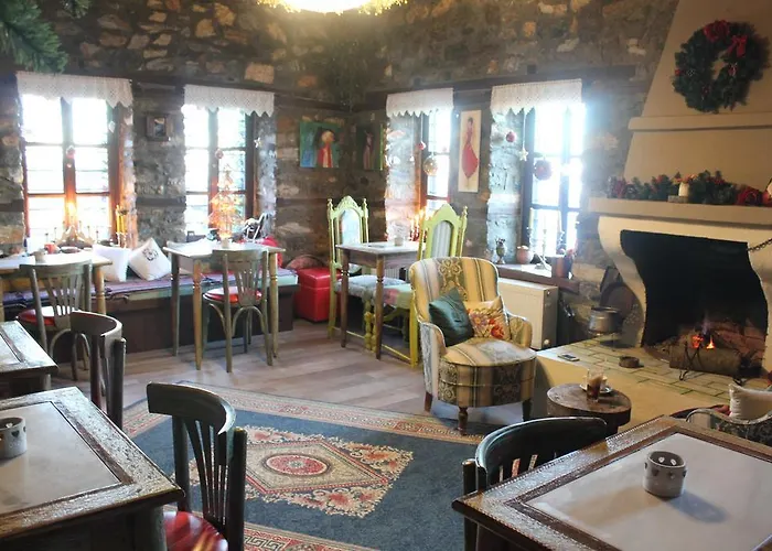 בית הארחה Feggaropetra Magic Mountain House