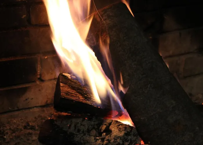 Feggaropetra Magic Mountain House 4* פליאוס פנטלימון