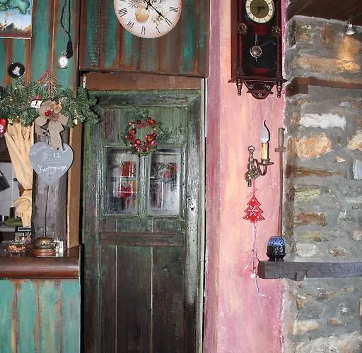 בית הארחה Feggaropetra Magic Mountain House פליאוס פנטלימון