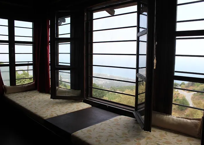 Feggaropetra Magic Mountain House בית הארחה