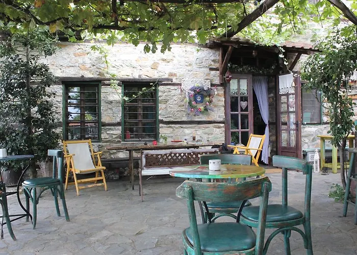 Feggaropetra Magic Mountain House פליאוס פנטלימון